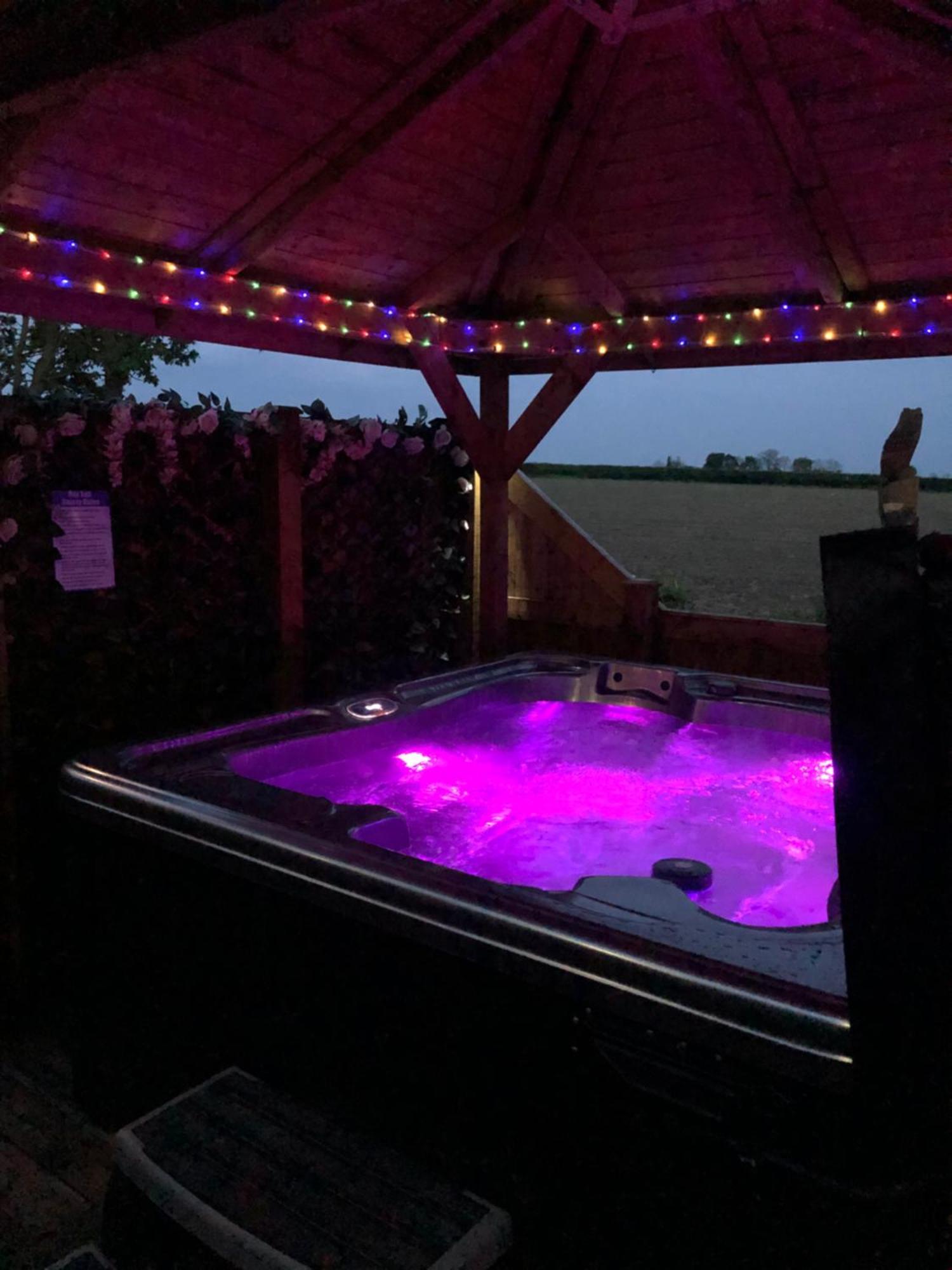 Holiday home Couple's With Hot Tub